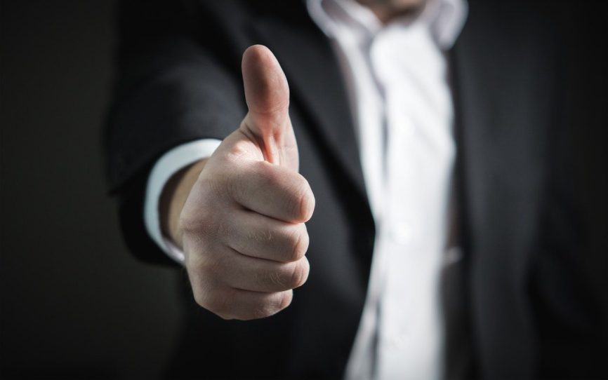 Image, hand with thumbs up.